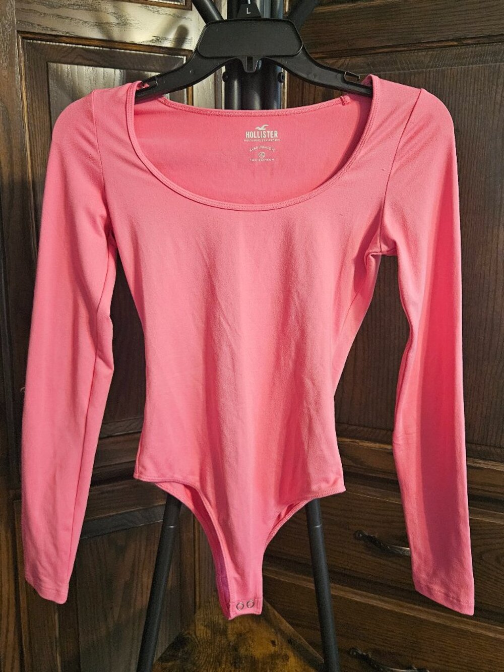 Hollister XS Coral Pink Long Sleeve Scoop Neck Bodysuit